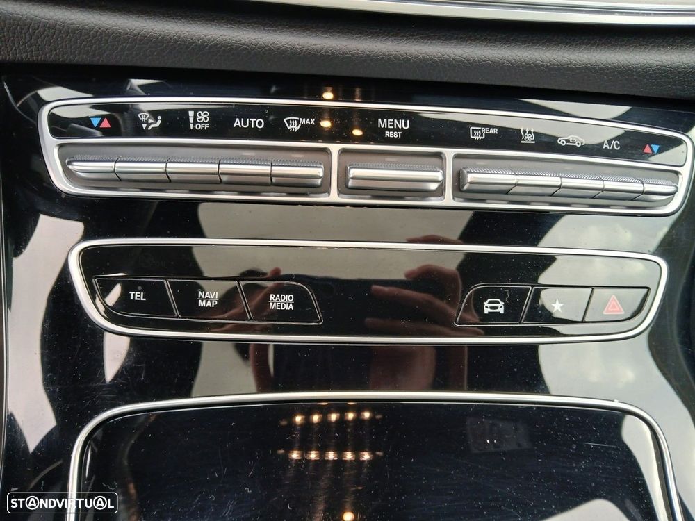 Mercedes-Benz E 300 de 4Matic 9G-TRONIC AMG Line - 26