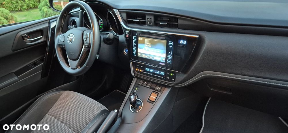 Toyota Auris - 16
