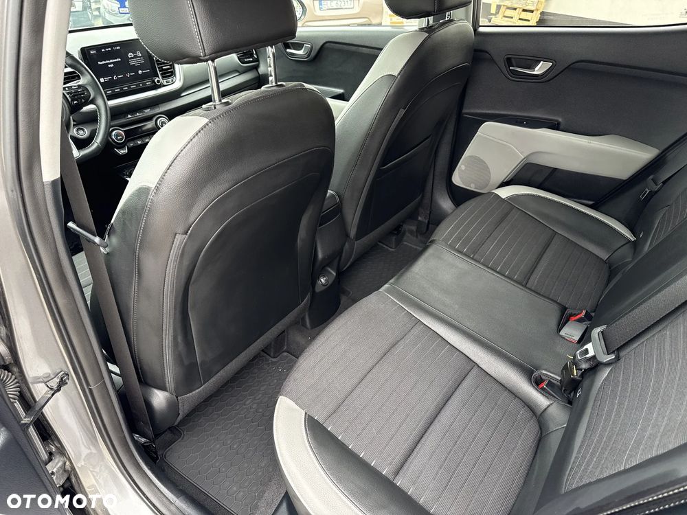 Kia Stonic 1.2 L Business Line - 25