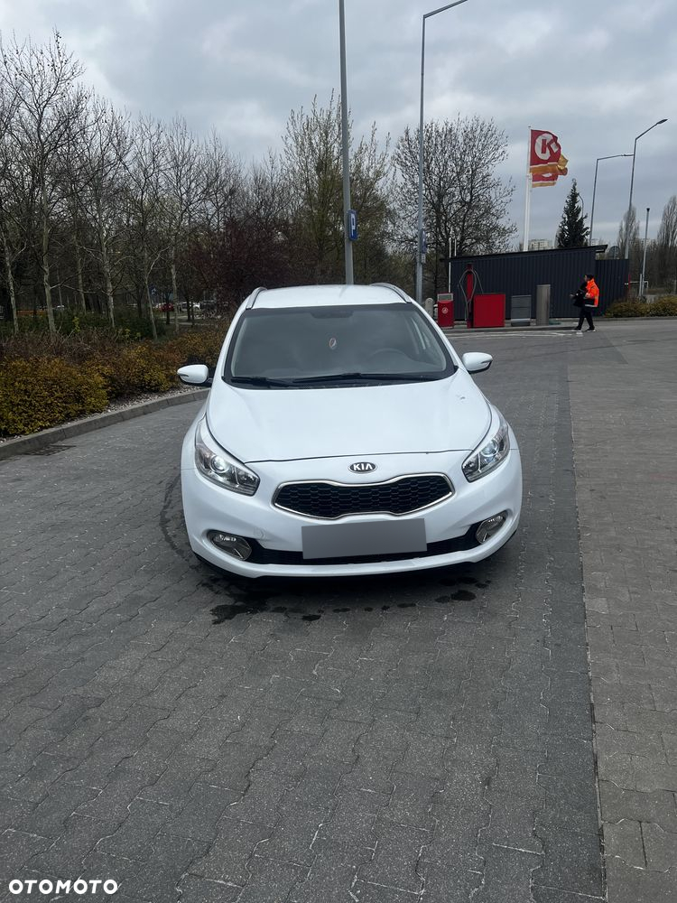 Kia Ceed 1.6 CRDi 128 ISG SW Platinum Edition - 2