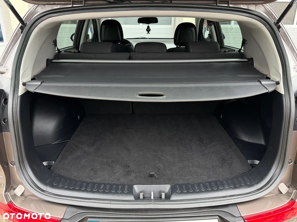 Kia Sportage 2.0 CRDI 4WD Fifa World Cup Edition - 38
