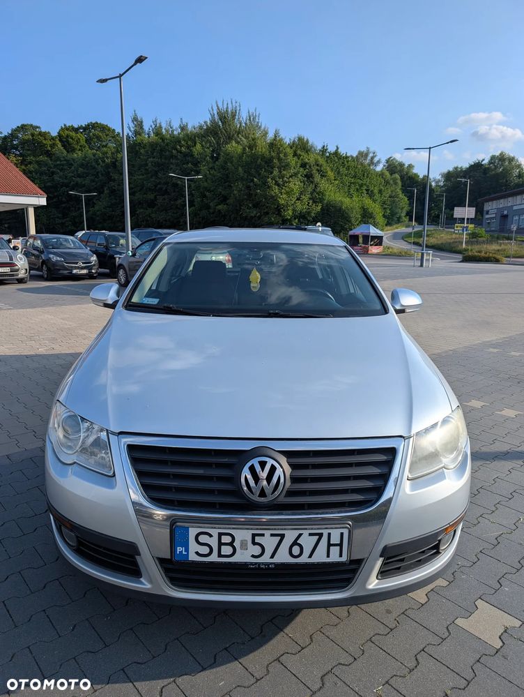 Volkswagen Passat - 1
