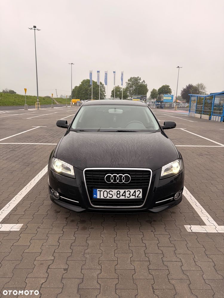 Audi A3 Sportback 2.0 TDI DPF Ambiente - 2