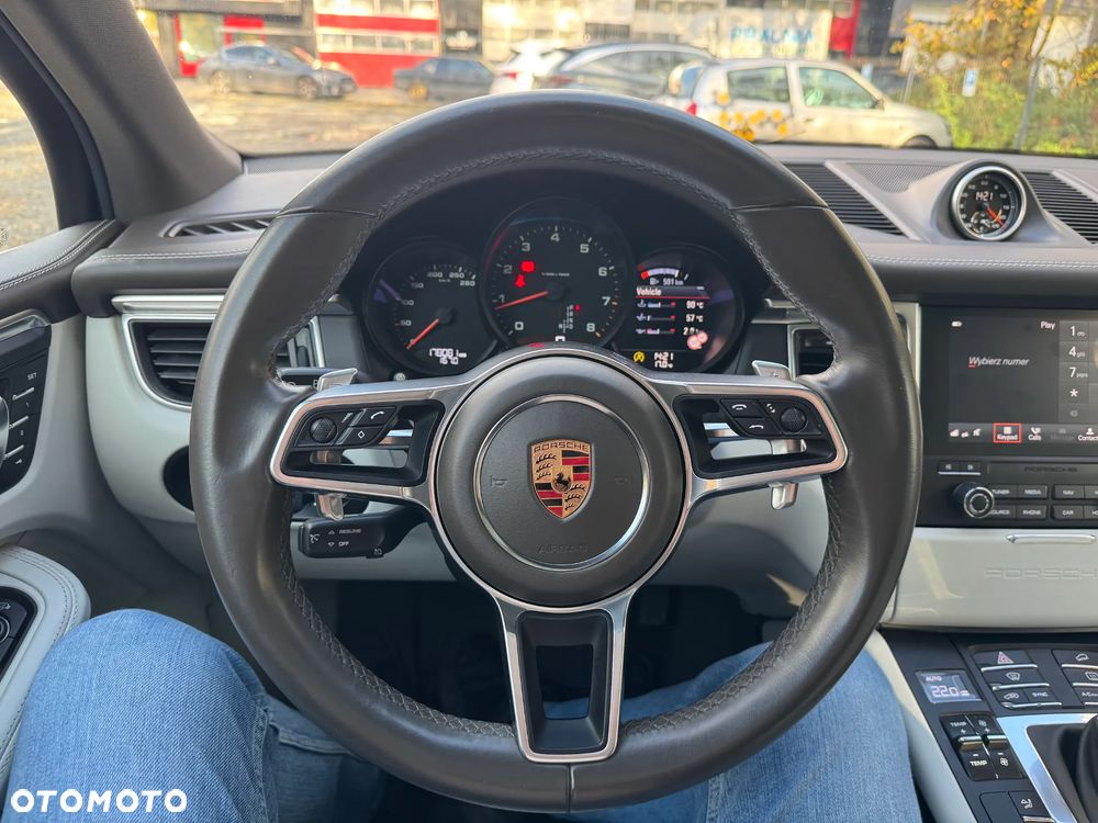 Porsche Macan - 28