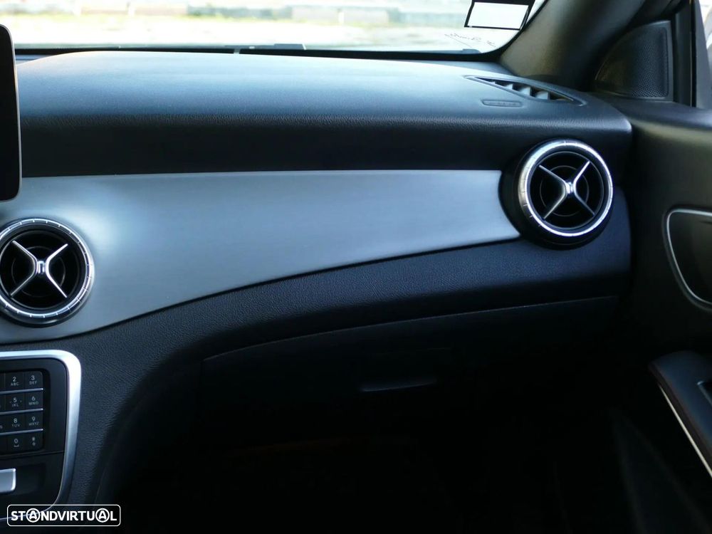 Mercedes-Benz CLA 200 d Shooting Brake AMG Line Aut. - 34