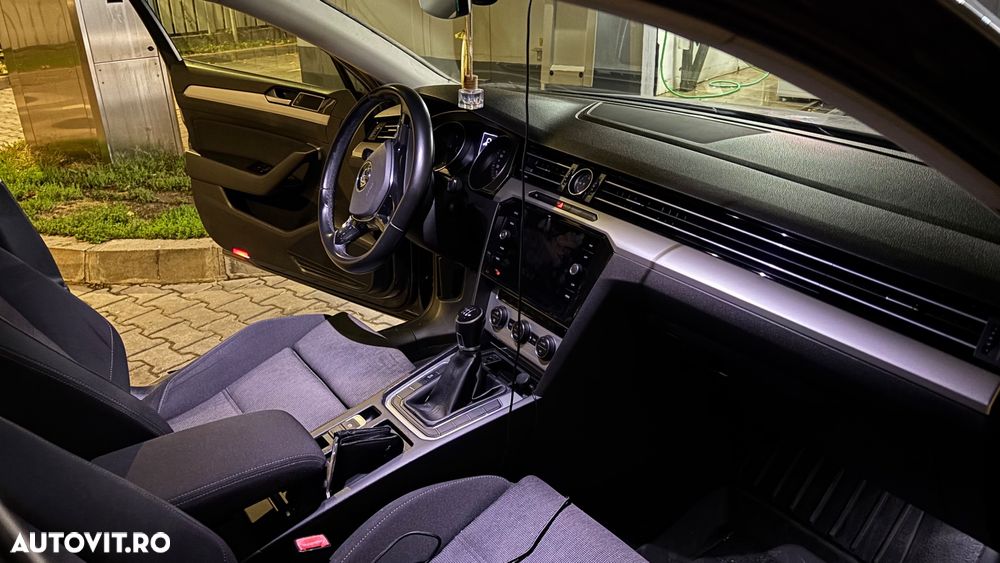 Volkswagen Passat Variant 2.0 TDI Highline - 8