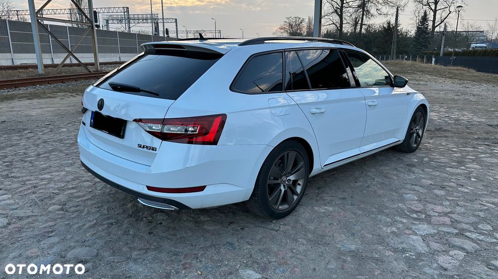 Skoda Superb 2.0 TSI Sportline DSG - 9
