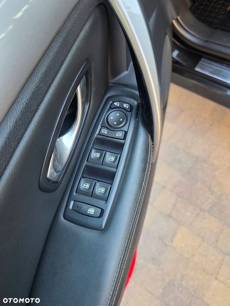 Renault Laguna dCi 150 FAP Bose - 26