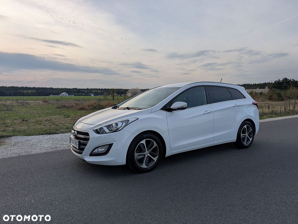 Hyundai i30 blue Kombi 1.4 YES Gold - 3