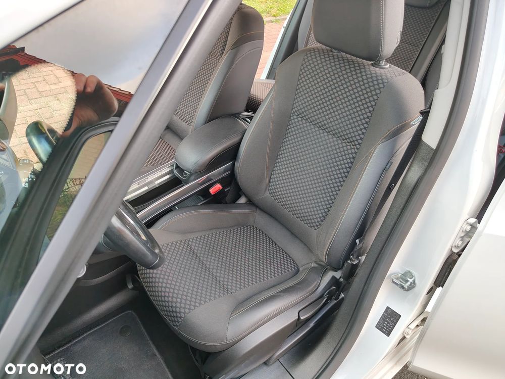 Opel Zafira - 14