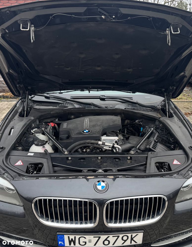 BMW Seria 5 528i xDrive - 17