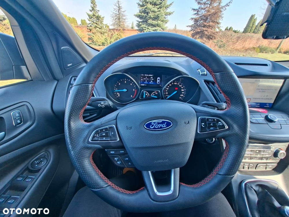 Ford Kuga 2.0 TDCi 4x2 ST-Line - 18