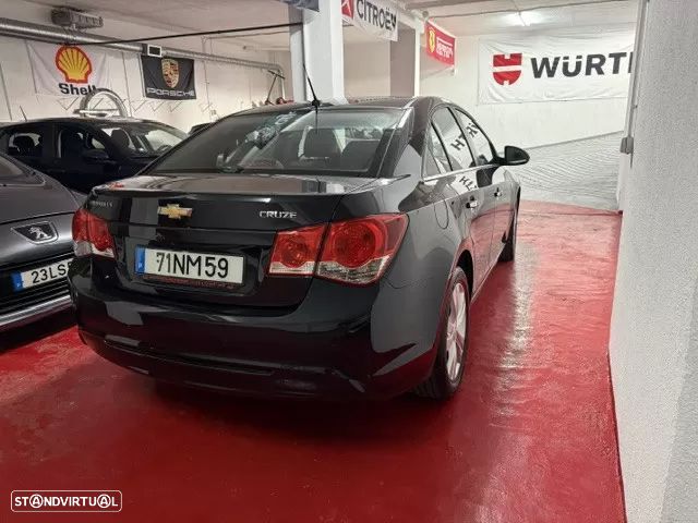 Chevrolet Cruze 1.7 VCDi LT - 4