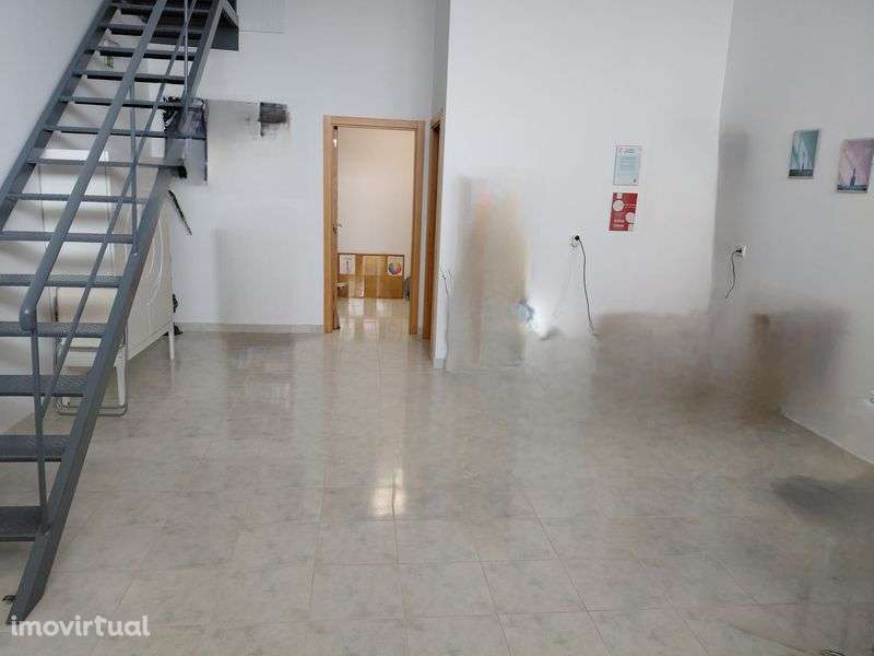 Loja na Ramada para arrendamento - Grande imagem: 4/7