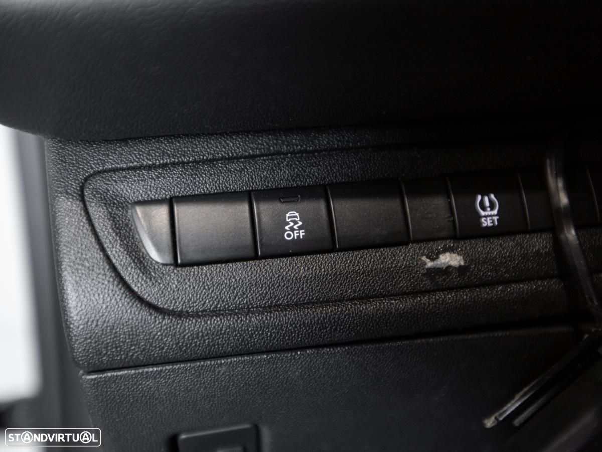 Peugeot 208 Van 1.4 HDi 1.4 c/iva - 11