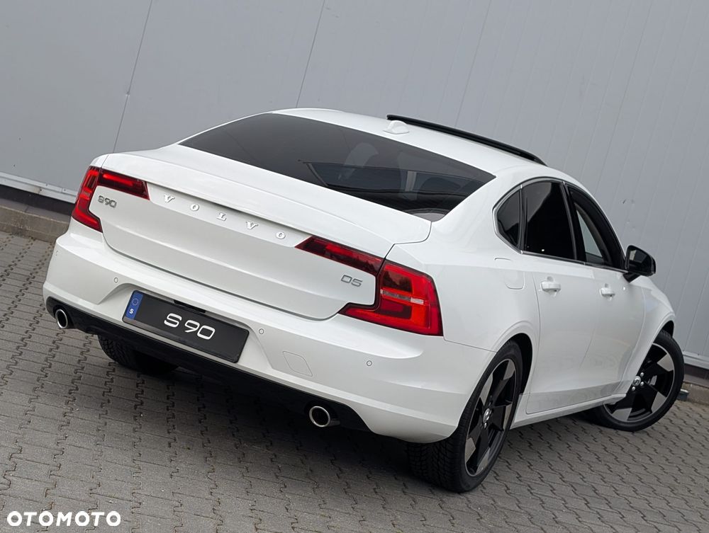 Volvo S90 - 2