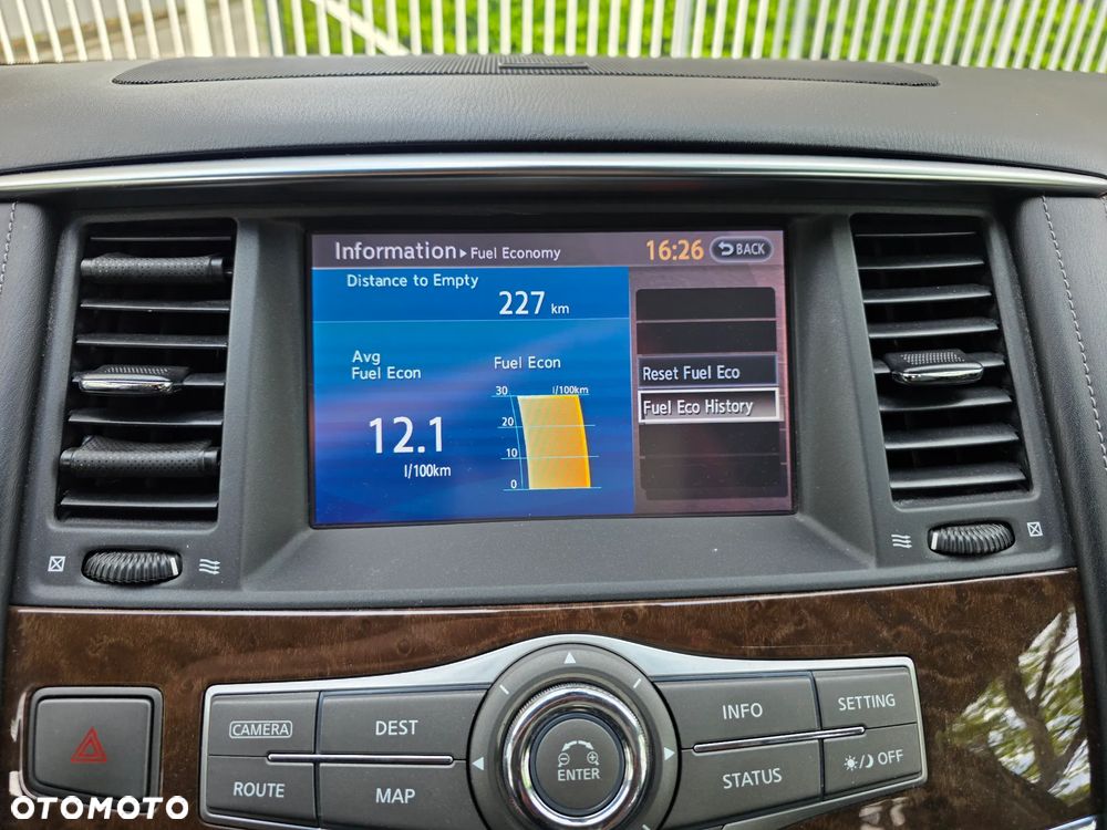 Infiniti QX80 - 13