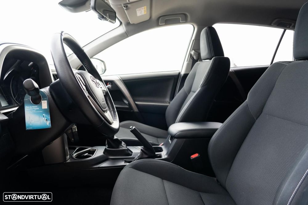 Toyota RAV4 2.0 D-4D Active - 6