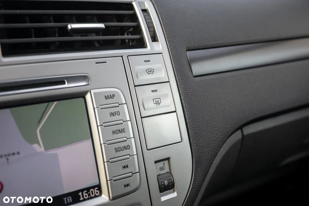 Ford Kuga 2.0 TDCi 4x4 Titanium - 34