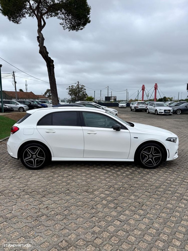 Mercedes-Benz A 250 e AMG Line - 2