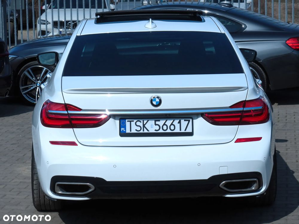 BMW Seria 7 750Li xDrive - 9