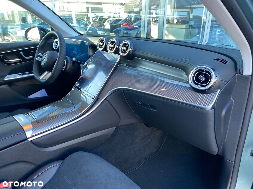Mercedes-Benz GLC - 21