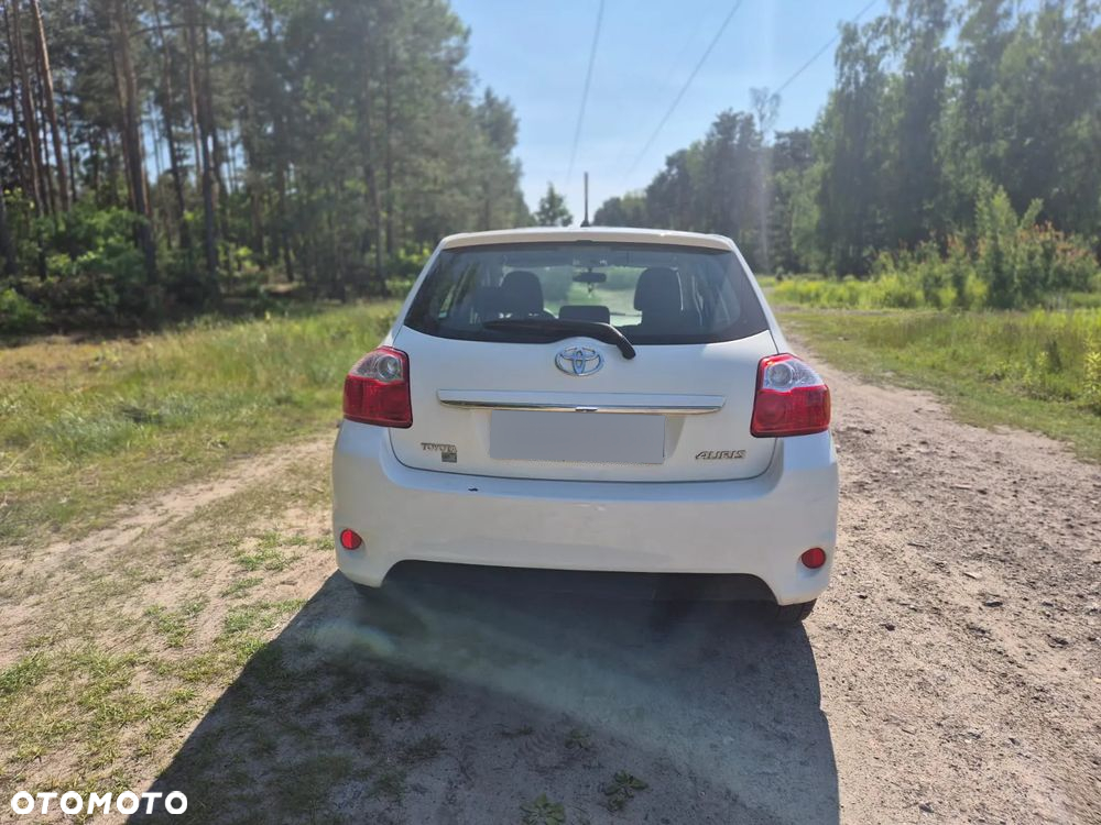 Toyota Auris 1.4 D-4D Luna EU5 - 7