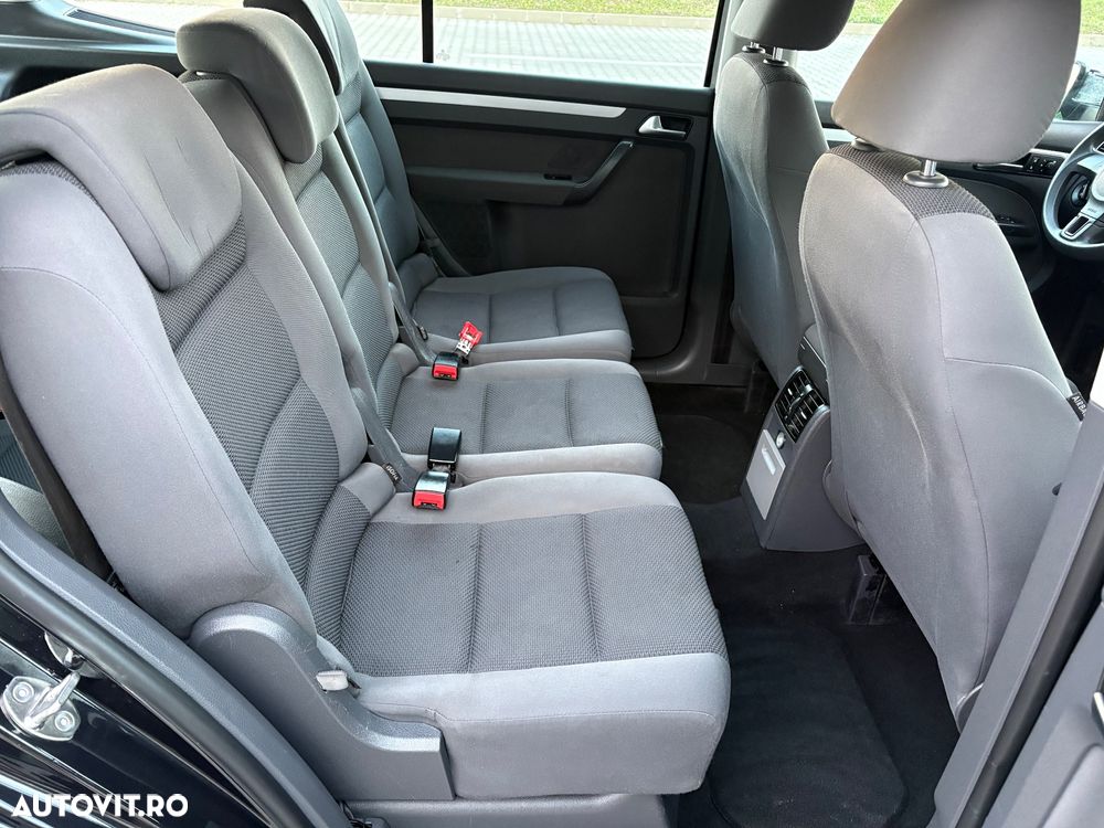 Volkswagen Touran 1.6 TDI DPF BlueMotion Technology STYLE - 8