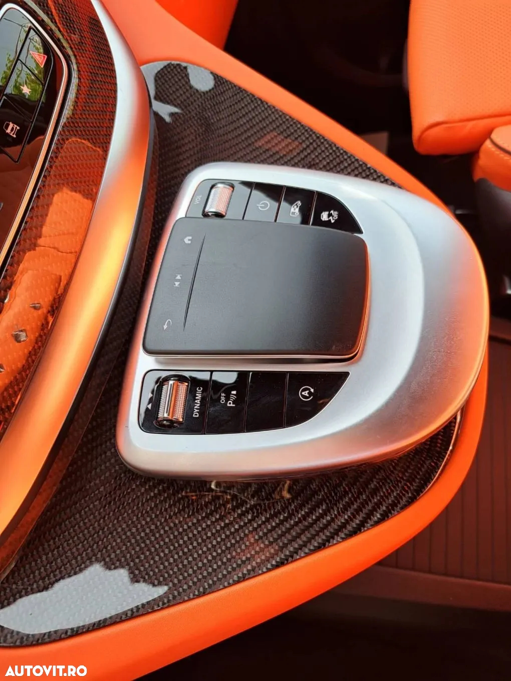 Mercedes-Benz V - 12