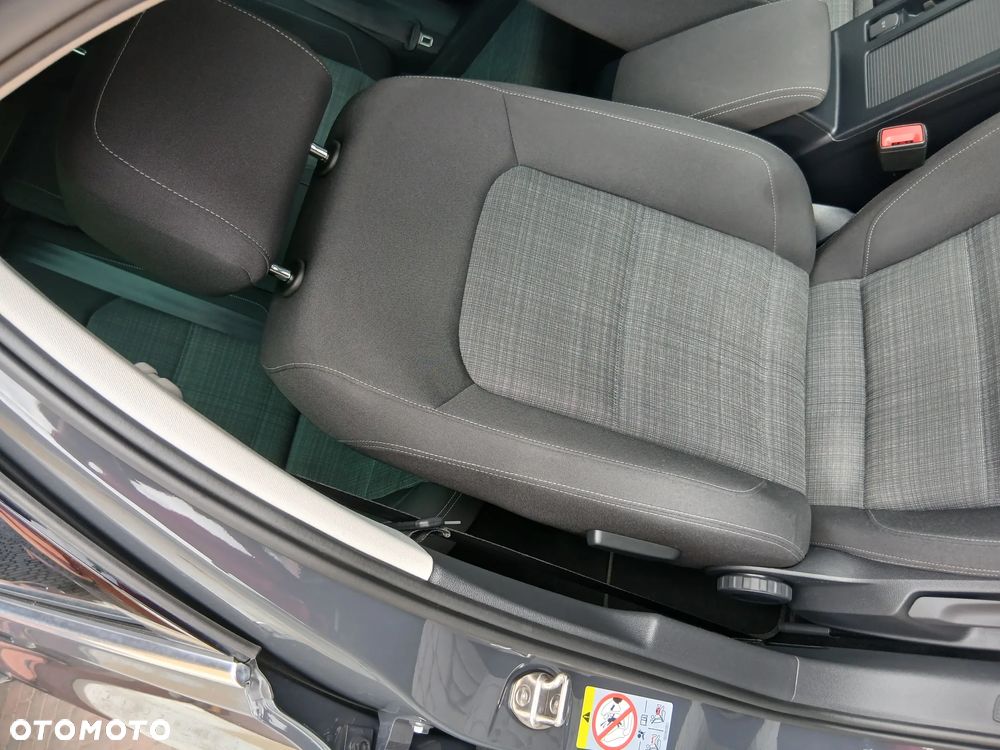 Volkswagen Passat 2.0 TDI SCR Business - 33