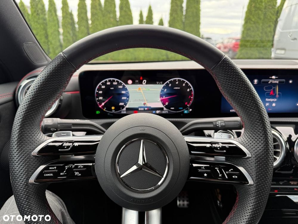 Mercedes-Benz CLA - 10