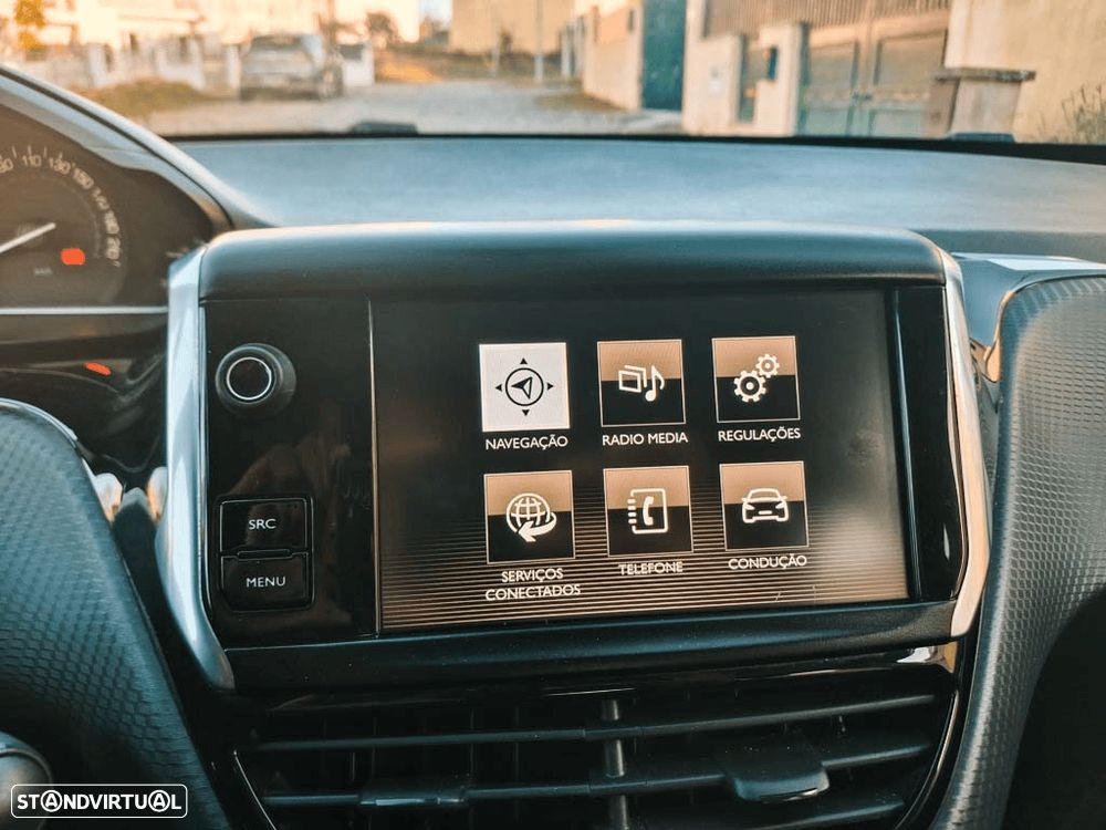 Peugeot 2008 1.2 PureTech Style - 14