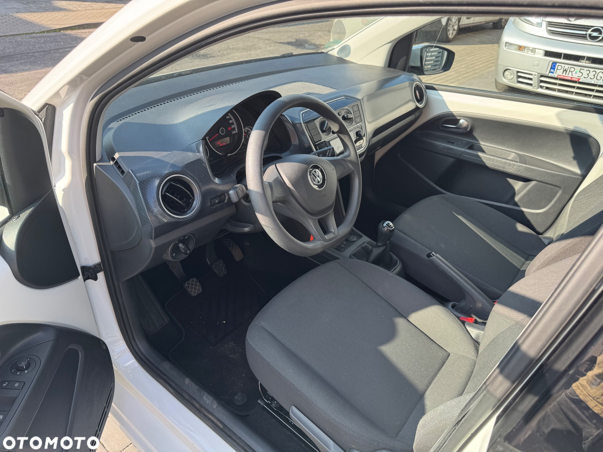 Volkswagen up! - 5