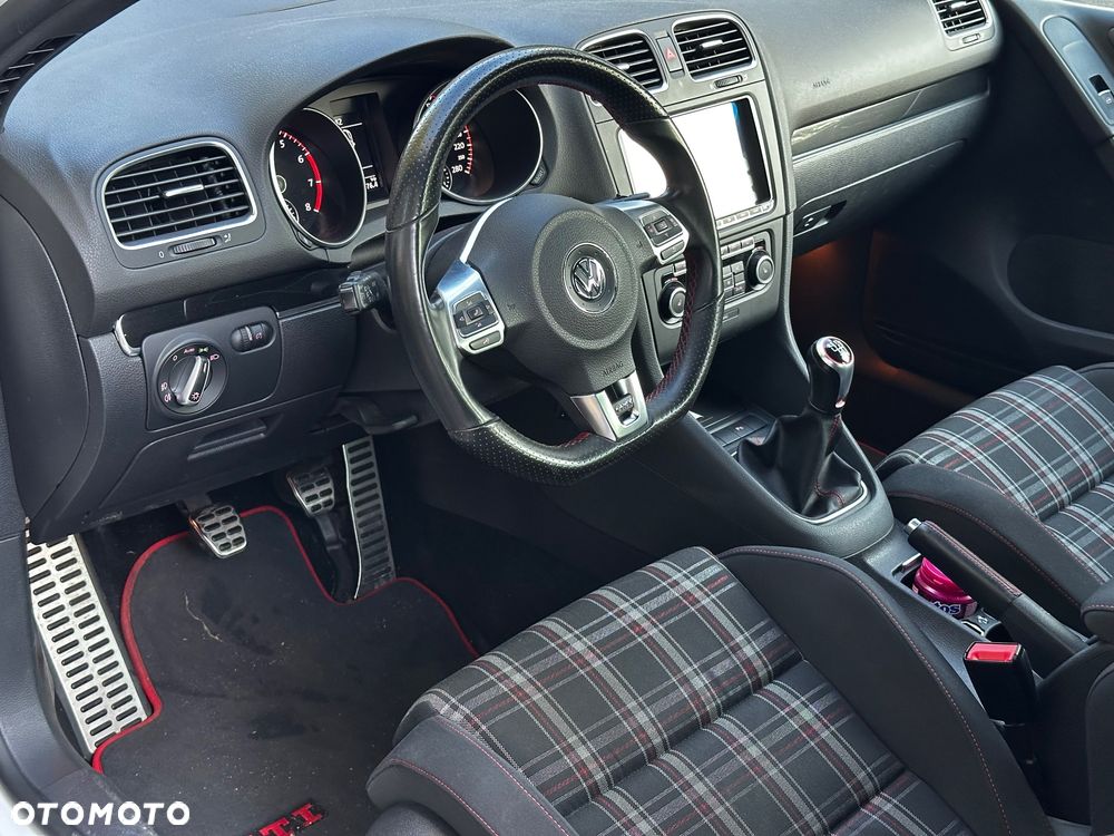 Volkswagen Golf 2.0 TSI 4Mot R - 25