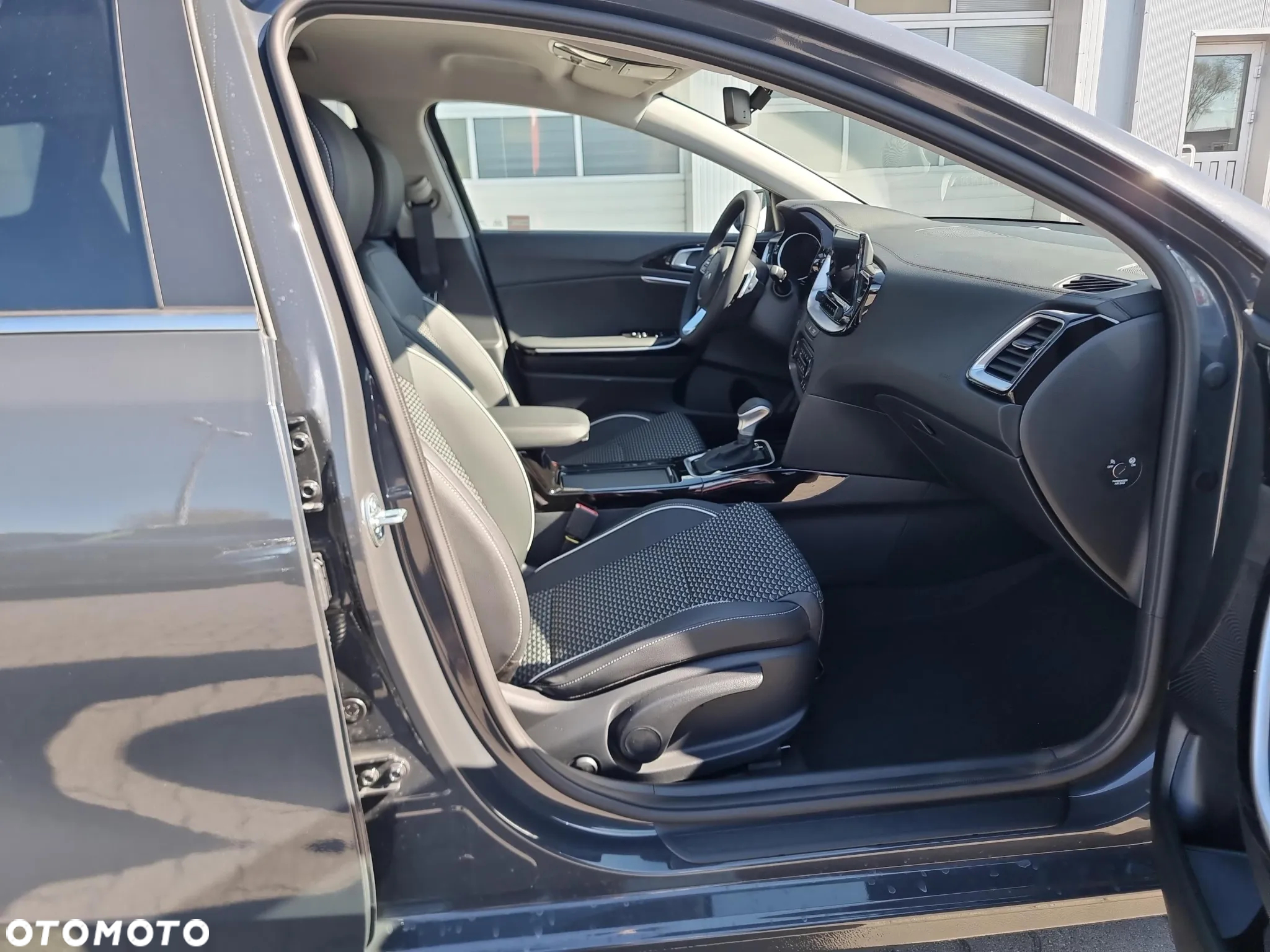 Kia Ceed 1.5 T-GDI Tribute DCT - 13