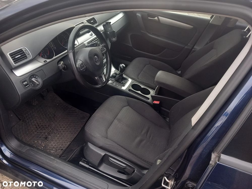 Volkswagen Passat Variant 2.0 Blue TDI SCR Comfortline - 15