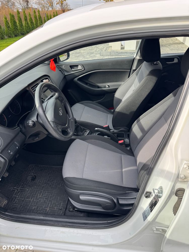 Hyundai i20 - 11