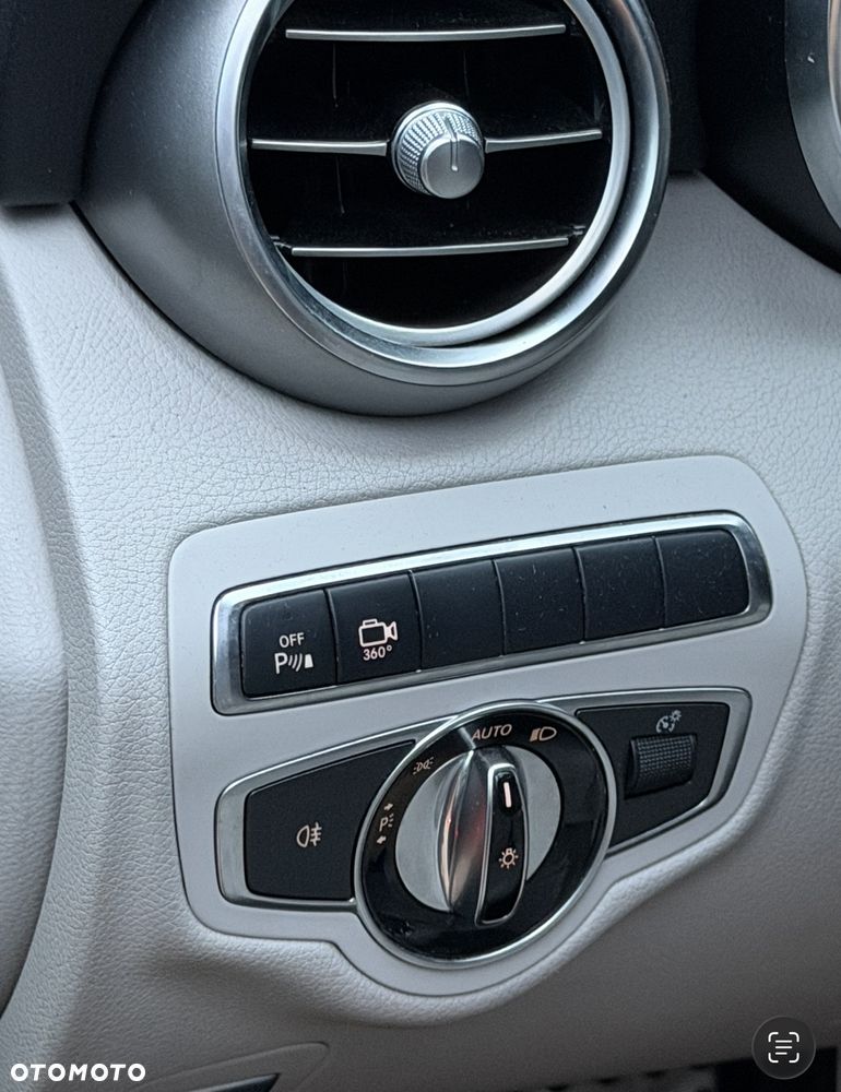 Mercedes-Benz Klasa C 220 d 9G-Tronic - 22