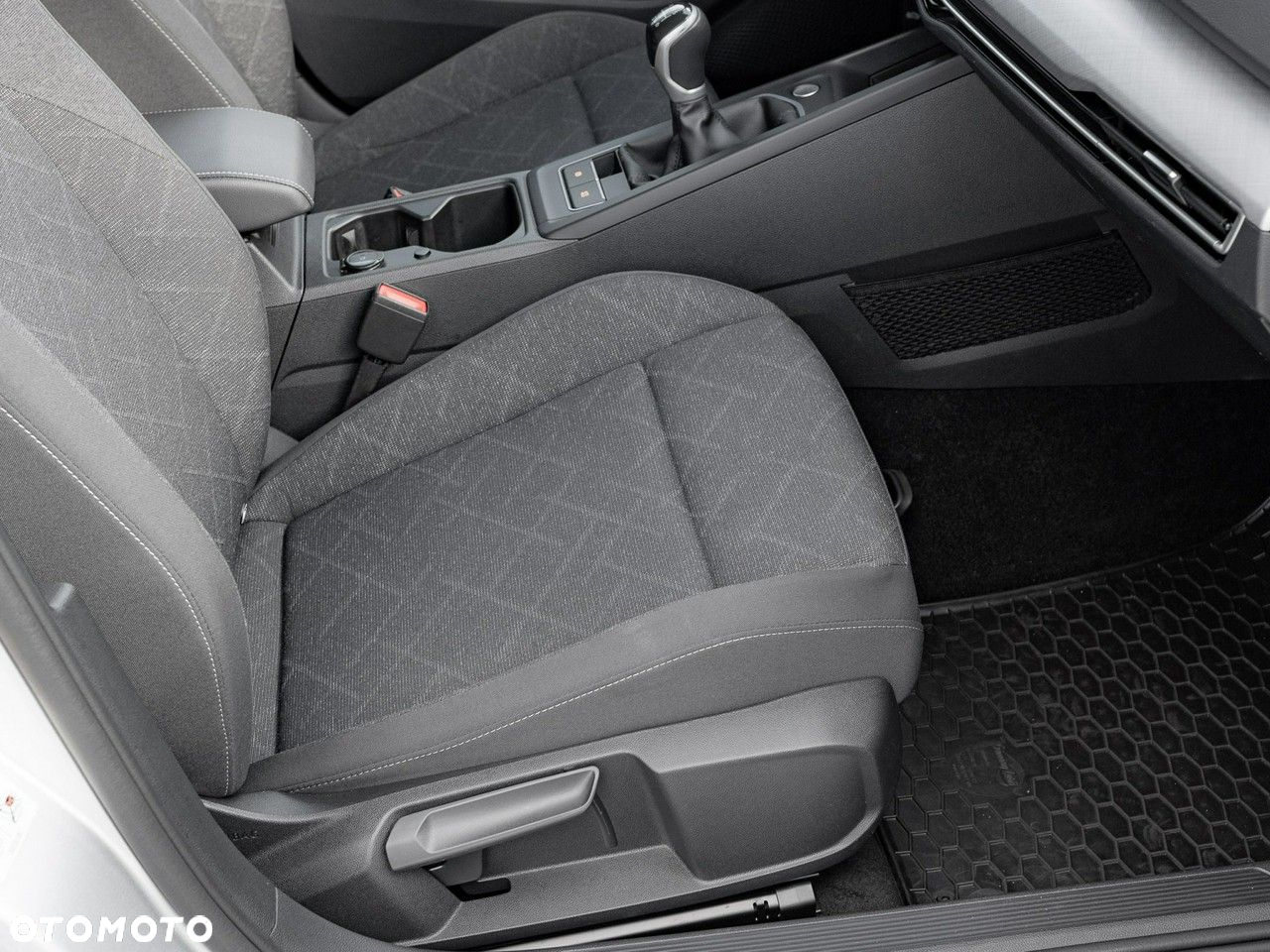 Volkswagen Golf VIII 2.0 TDI Life - 30