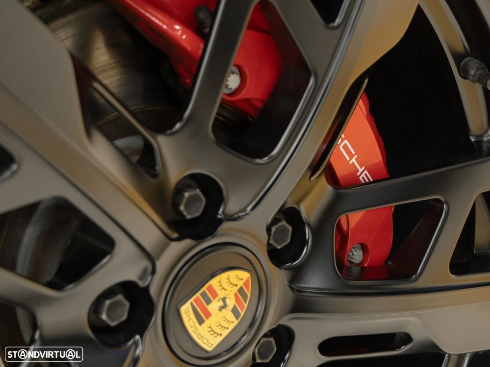 Porsche Taycan 4S - 24
