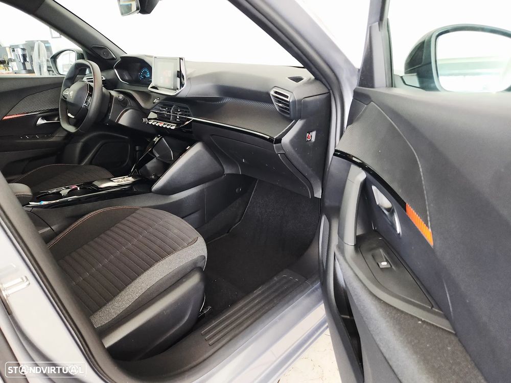 Peugeot e-2008 - 27