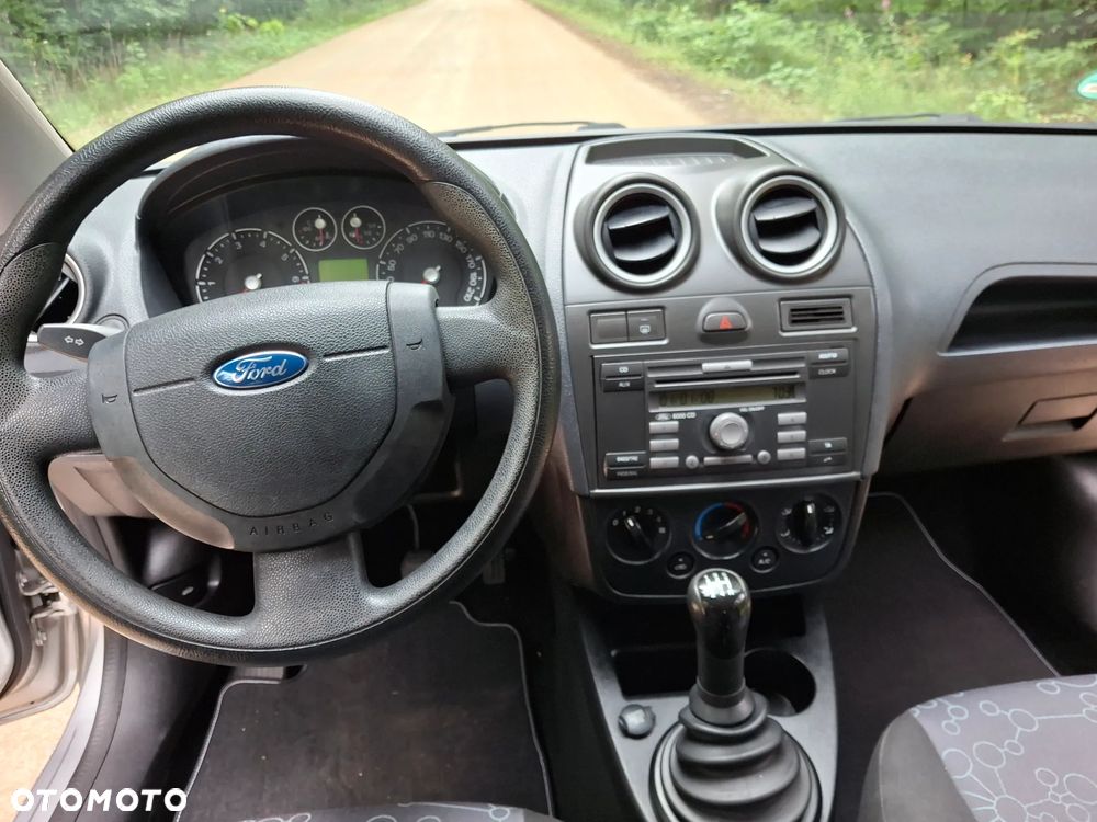 Ford Fiesta - 17