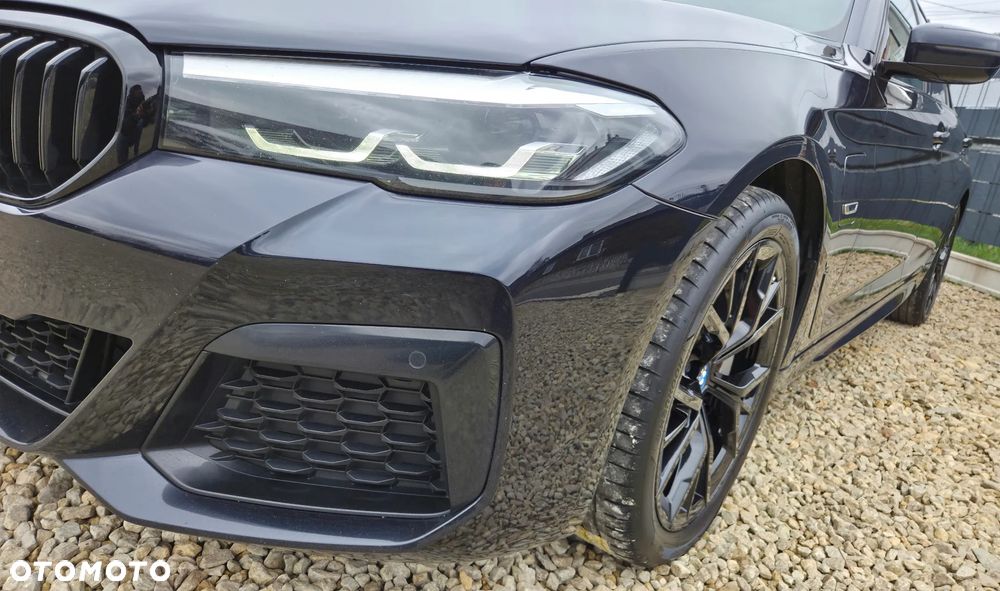 BMW Seria 5 530e xDrive M Sport sport - 33