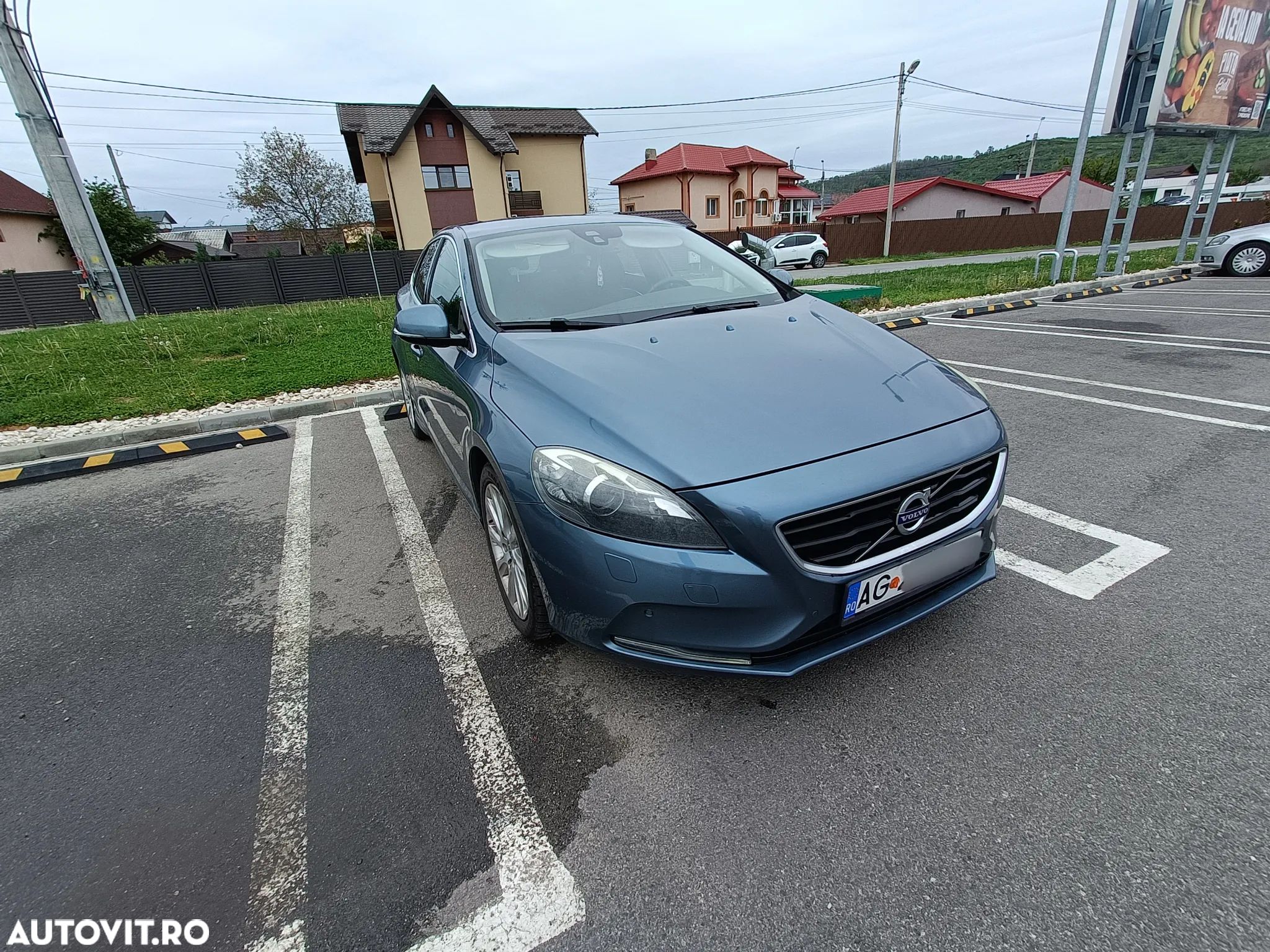 Volvo V40 D3 Momentum - 1