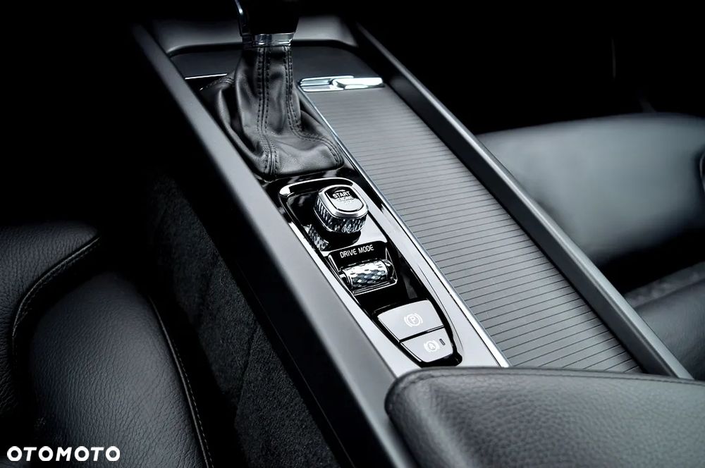 Volvo V60 D3 Momentum Pro - 32