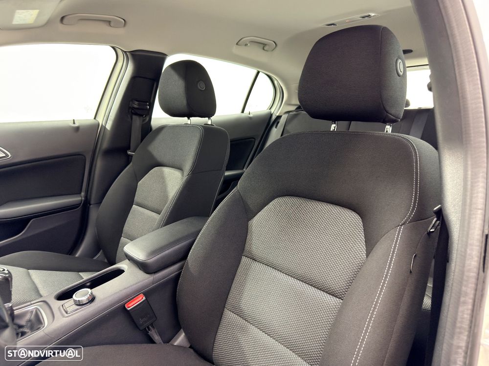 Mercedes-Benz GLA 180 d Style - 13