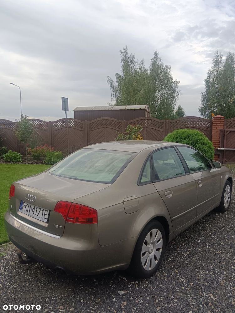 Audi A4 Limousine - 1