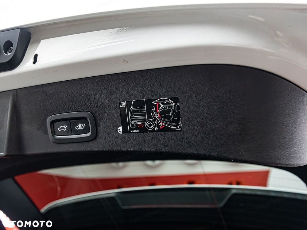 Volvo XC 40 T3 Momentum Pro - 30