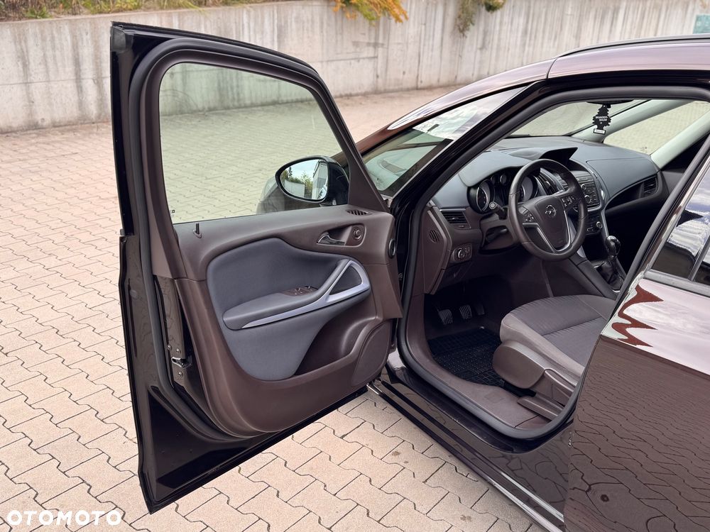 Opel Zafira - 17