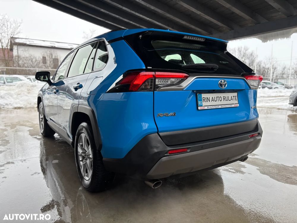 Toyota RAV4 - 8